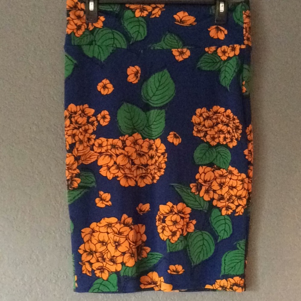 Lularoe Cassie medium